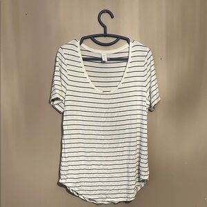 Old Navy Cream and Black Striped Short Sleeve Tee